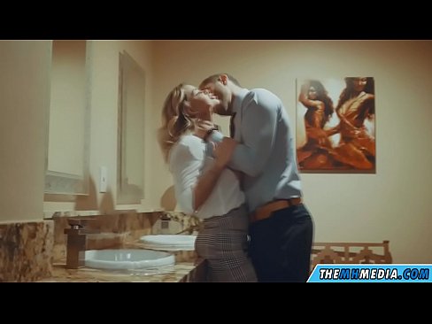 ❤️ Kiam belplena blondulo delogas vin en publika necesejo ❤❌ Malmola porno ĉe eo.xywewl.top